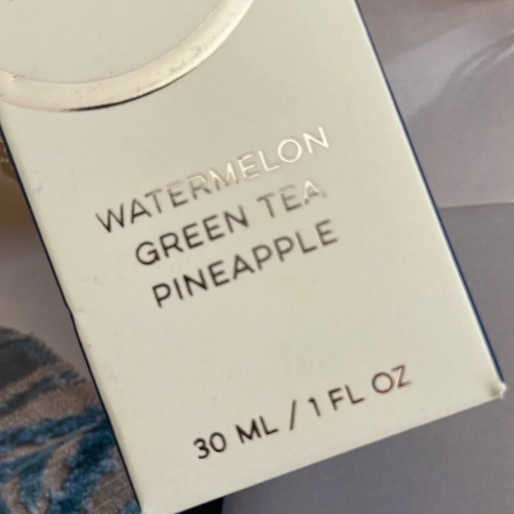 •Clean Skin Club• Vitamin C Brightening Booster - Picture 7 of 9